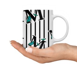 ماگ طرح حرف M پروانه ای