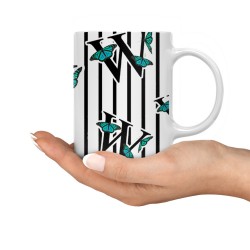 ماگ طرح حرف W پروانه ای