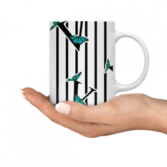 ماگ طرح حرف V پروانه ای