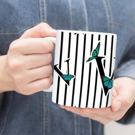 ماگ طرح حرف V پروانه ای