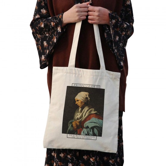 تت بگ متقال طرح زن جوان با دست های روی هم از ورمر