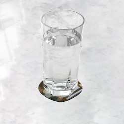 زیر لیوانی طرح دختری پشت چرخ خیاطی از هاپر