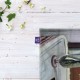 کادوپیچ پارچه‌ ای طرح تخت در آینه از ماتیس
