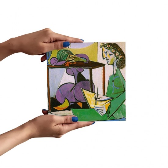 تابلو شاسی طرح داخلی از دختر در حال نقاشی از پیکاسو