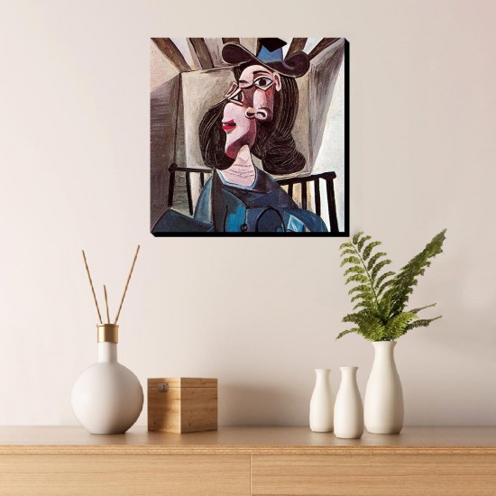 تابلو شاسی طرح دختر روی صندلی از پیکاسو