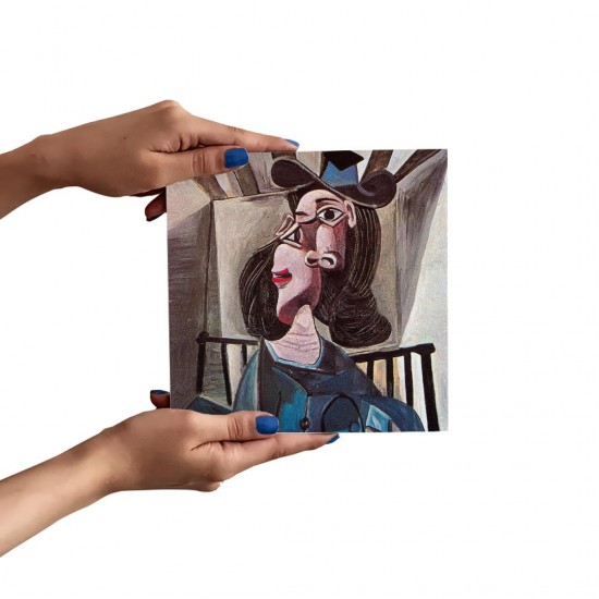 تابلو شاسی طرح دختر روی صندلی از پیکاسو