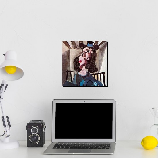 تابلو شاسی طرح دختر روی صندلی از پیکاسو