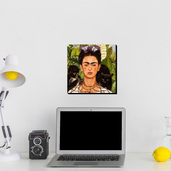 تابلو شاسی طرح خودنگار با گردنبند آهنی و پرنده از فریدا