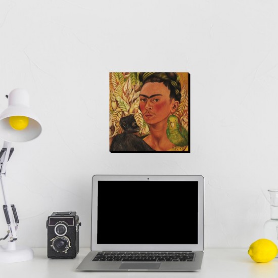 تابلو شاسی طرح خودنگار با میمون و طوطی از فریدا