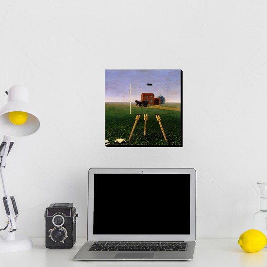 تابلو شاسی طرح اسیر زیبا از ماگریت