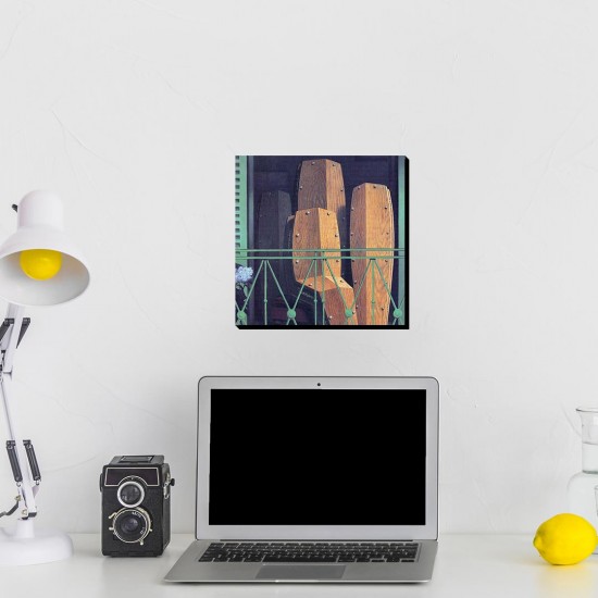 تابلو شاسی طرح بالکن مانه از ماگریت