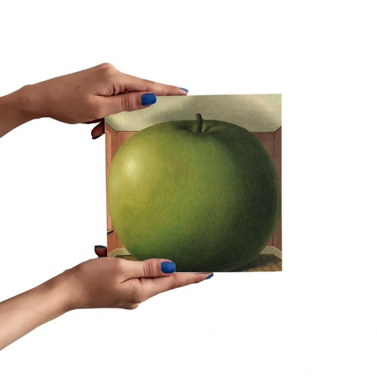 تابلو شاسی طرح اتاق گوش دادن از ماگریت