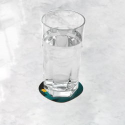زیرلیوانی پرتره مینیمال داستایوفسکی